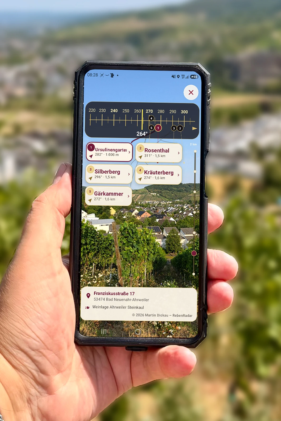 RebenRadar Version 3 wird mit dem Smartphone direkt im Weinberg genutzt